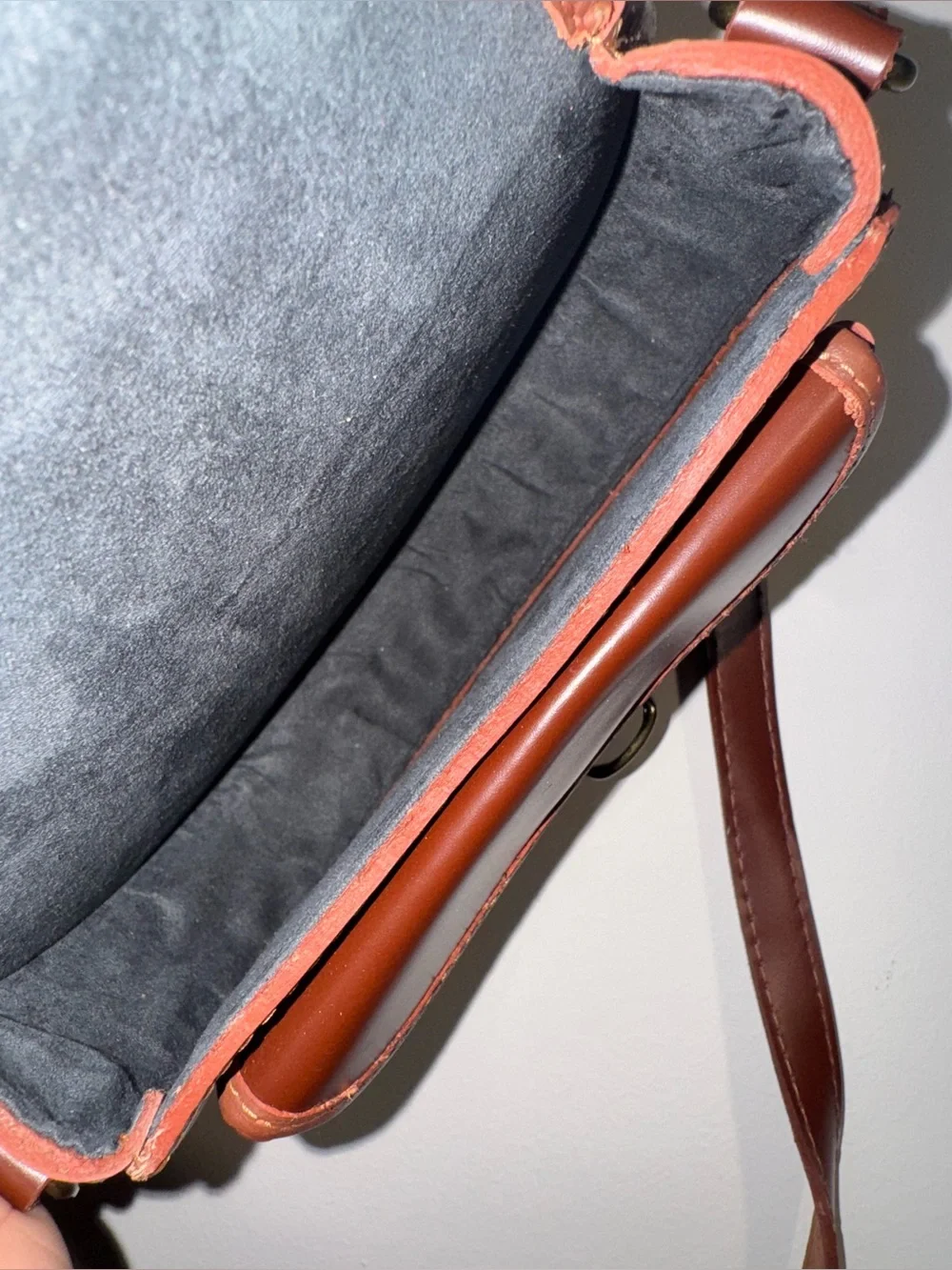Beara Beara MONITA brown handmade cowhide arc side shoulder bag